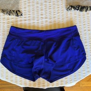 Lululemon low rise speed up short size 8, 2.5” inseam